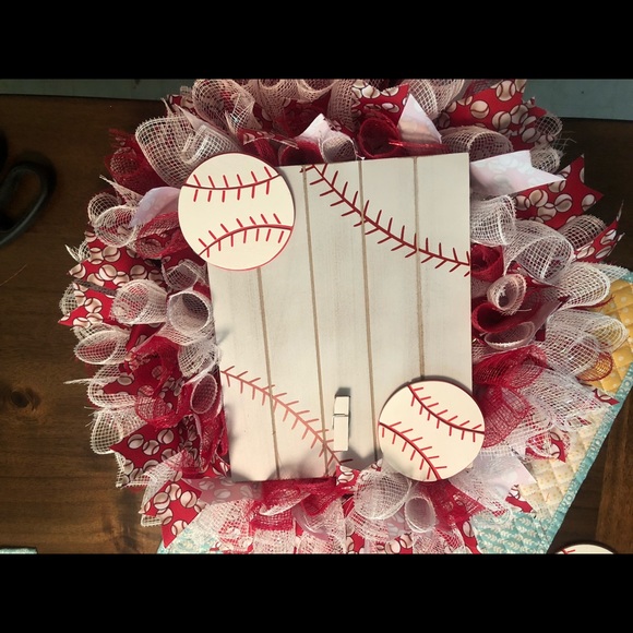 Baseball theme wreath - Picture 3 of 7